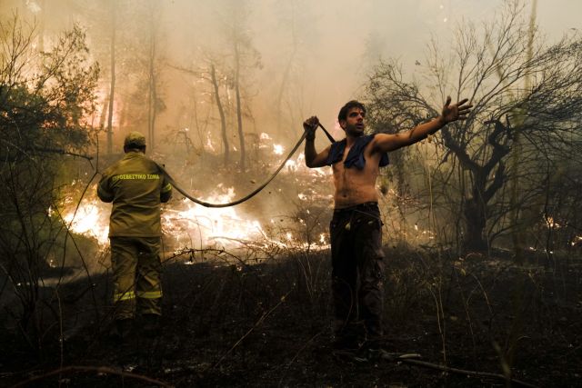 Φωτιές – Εκτενή ρεπορτάζ στα ξένα Μέσα για τις πυρκαγιές που μαίνονται στη χώρα