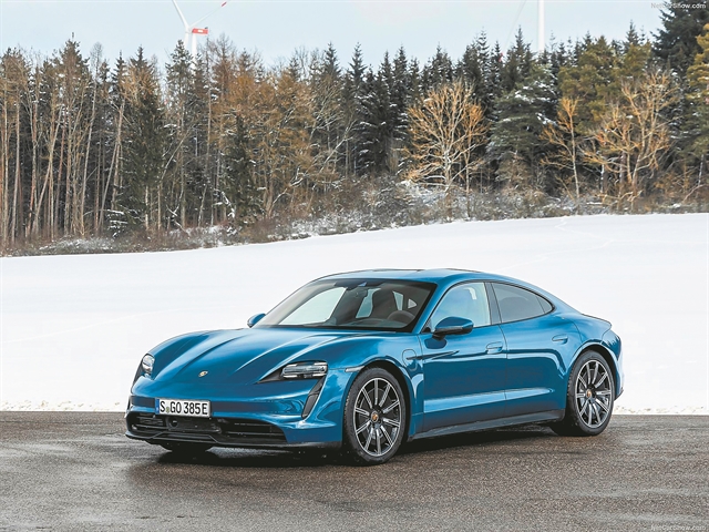 «Πατάνε γκάζι» τα μοντέλα της Porsche