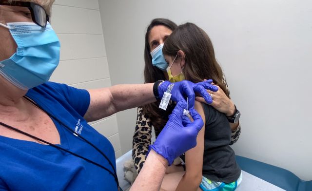 Μαζάνης – Να εμβολιάσουν άφοβα τα παιδιά οι γονείς