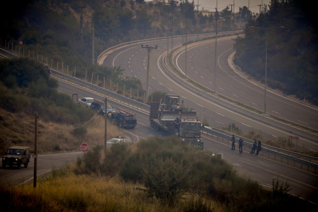 Φωτιές στην Αττική – Άνοιξε η Εθνική Οδός Αθηνών – Λαμίας