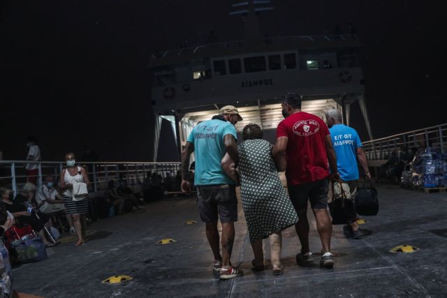 Φωτιά στην Εύβοια – Πάνω από 2.500 απεγκλωβισμοί από το Λιμενικό Σώμα