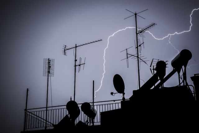 Άστατος ο καιρός και την Κυριακή- Δείτε που θα σημειωθούν βροχές και καταιγίδες