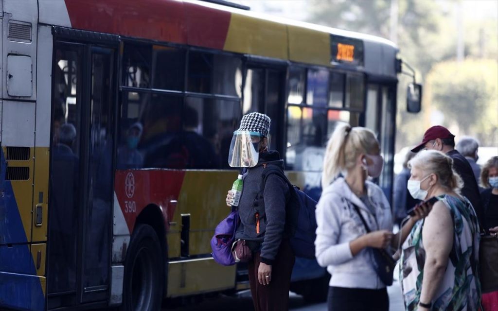 Κοροναϊός – Ποιοι φρενάρουν το τείχος ανοσίας – Σενάρια τρόμου από Σεπτέμβριο