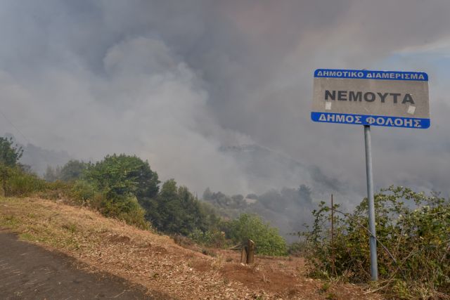 Συνεχίζεται η μάχη των πυροσβεστών στην Πελοπόννησο