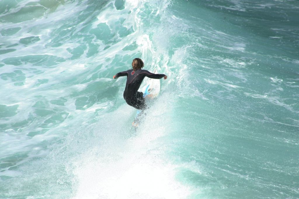 Τραυματισμός 14χρονου ενώ έκανε flight surfboard