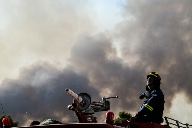 Στη ΜΕΘ διασωληνωμένοι δύο εθελοντές πυροσβέστες