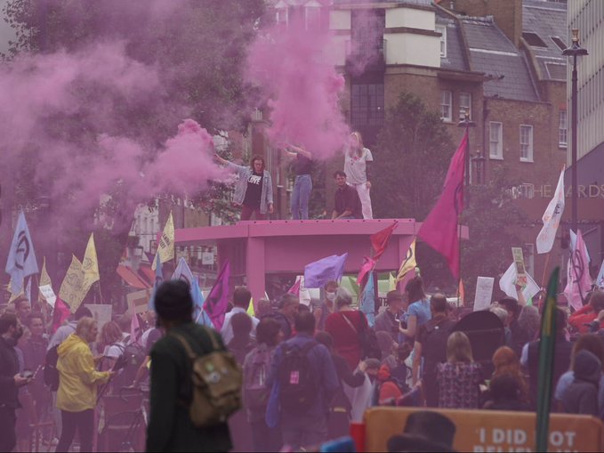 Ακτιβιστές του Extinction Rebellion απέκλεισαν την Τάουερ Μπριτζ – Πάρτε μέτρα για την κλιματική αλλαγή