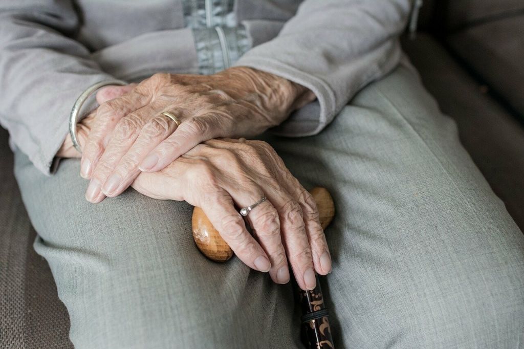 Γηροκομείο Χανίων – Τους είχαν δεμένους και υποσιτισμένους