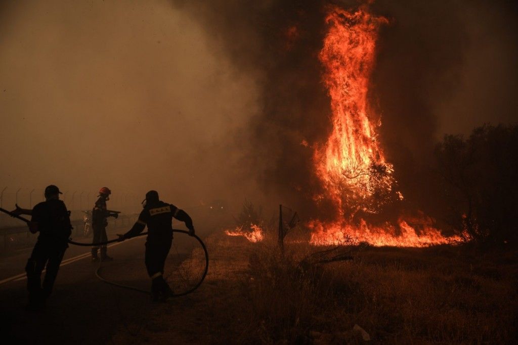 Μεγάλη φωτιά στη Μεγαλόπολη – Εισήγηση για εκκένωση οικισμού