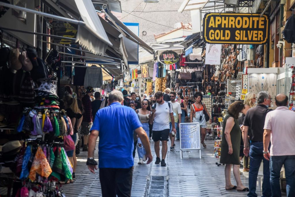 Κοροναϊός – Το ρίσκο με τα μέτρα χαλάρωσης και το «αγκάθι» για επιστροφή στην κανονικότητα