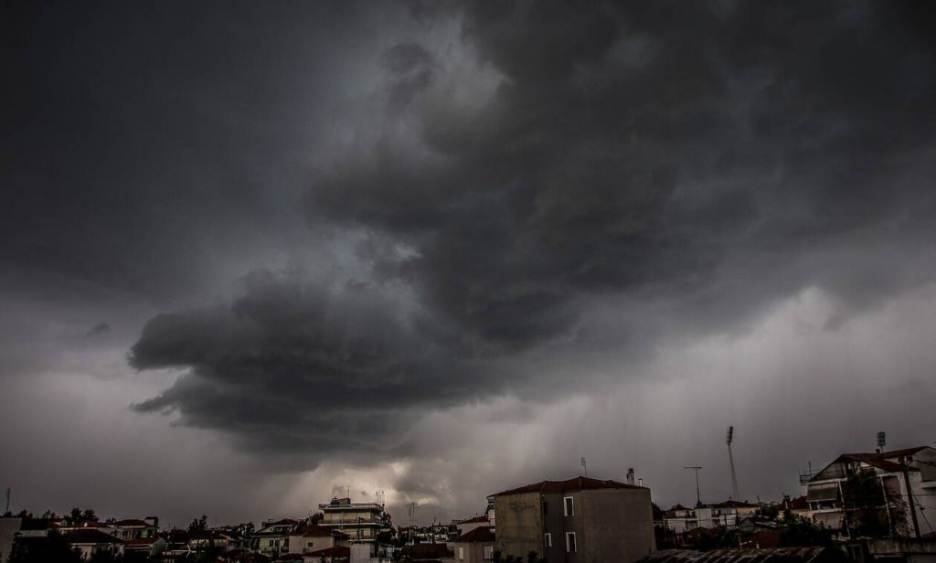 Έρχεται το πρώτο ισχυρό κύμα κακοκαιρίας μετά από 110 ημέρες