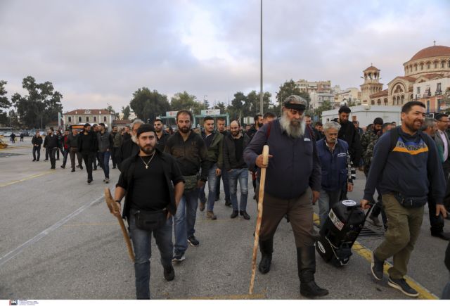 «Απόβαση» αγροτών από την Κρήτη στην Αθήνα – Συγκέντρωση έξω από το υπουργείο