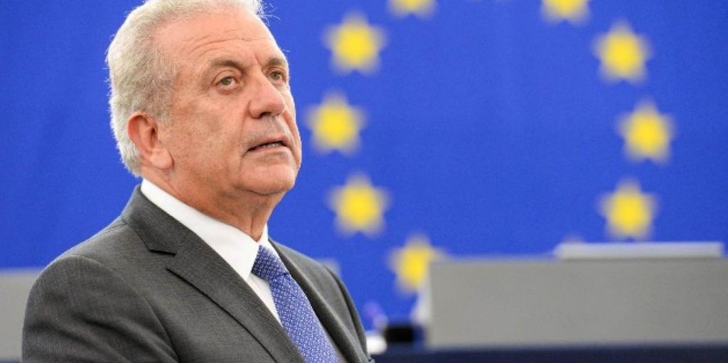 Αβραμόπουλος – Η ΕΕ να μην μπει σε διάλογο με το καθεστώς Λουκασένκο