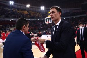 Ο Ολυμπιακός τα λιγότερα time out στην Ευρωλίγκα, ο ΠΑΟ τα περισσότερα – Κάθε πότε παίρνει ο Μπαρτζώκας