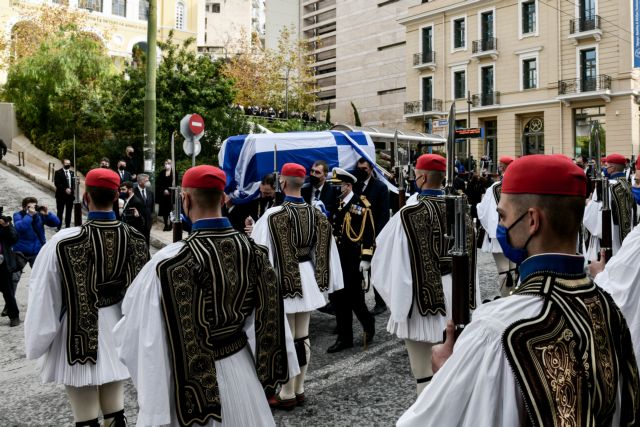 Κάρολος Παπούλιας – Υστατο χαίρε στον πρώην Πρόεδρο της Δημοκρατίας