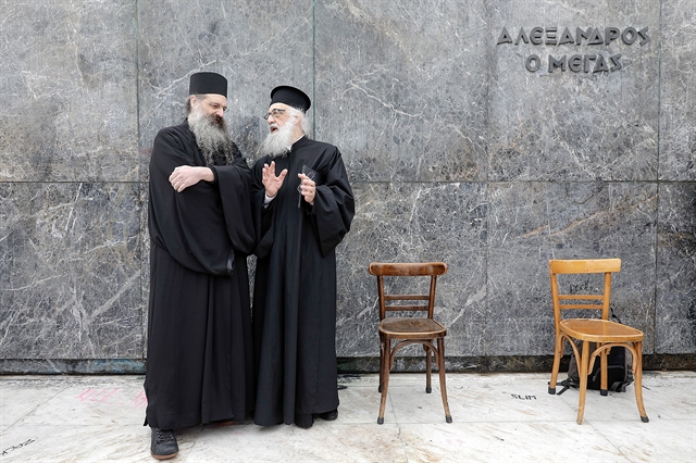 Πέρα από την τρέλα