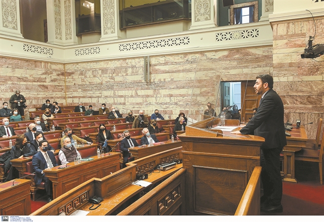 Στα χαρακώματα για το απόρρητο στην Ολομέλεια