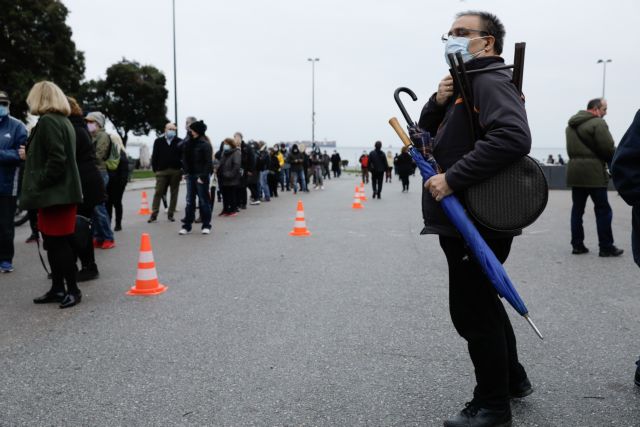 Ποιες πόρτες κλείνουν για τους 60 και άνω που δεν έκαναν την τρίτη δόση