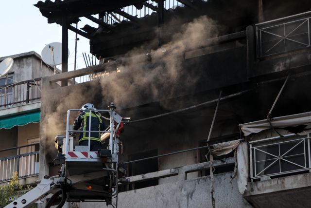 Φωτιά σε μονοκατοικία στο Μεταξουργείο – Στο νοσοκομείο δύο παιδιά