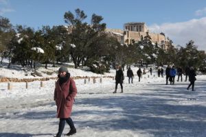 Κοροναϊός: Συνεδριάζει σήμερα η Επιτροπή για τα μέτρα