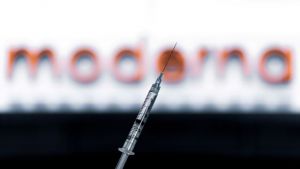 Moderna: Αρχισε τις κλινικές δοκιμές εμβολίου κατά της Ομικρον