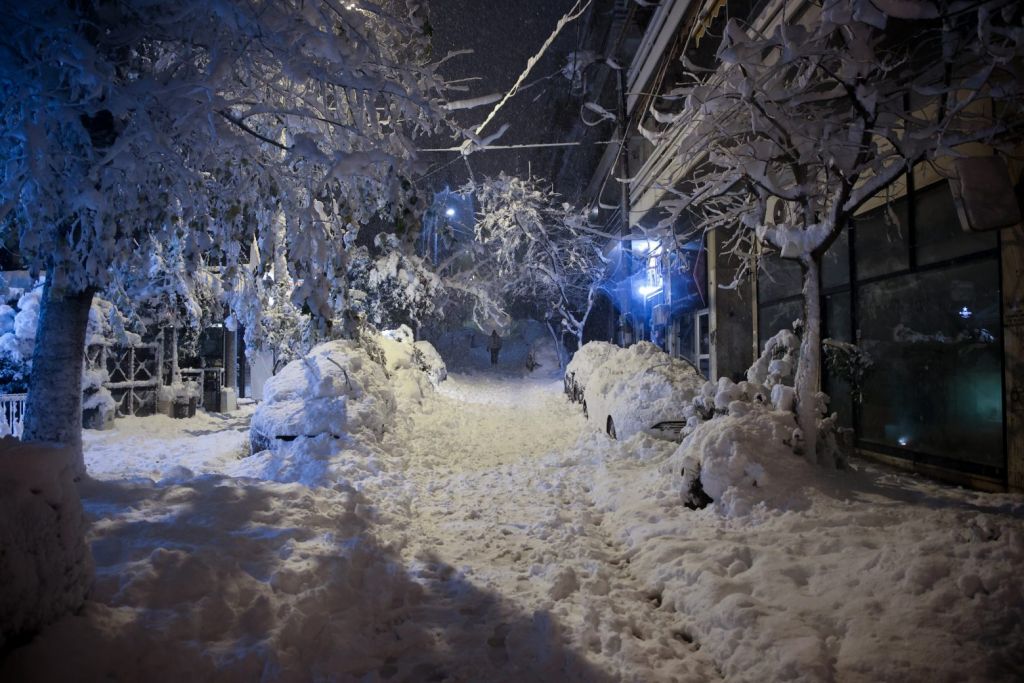 Ποια καταστήματα κατεβάζουν ρολά την Τρίτη