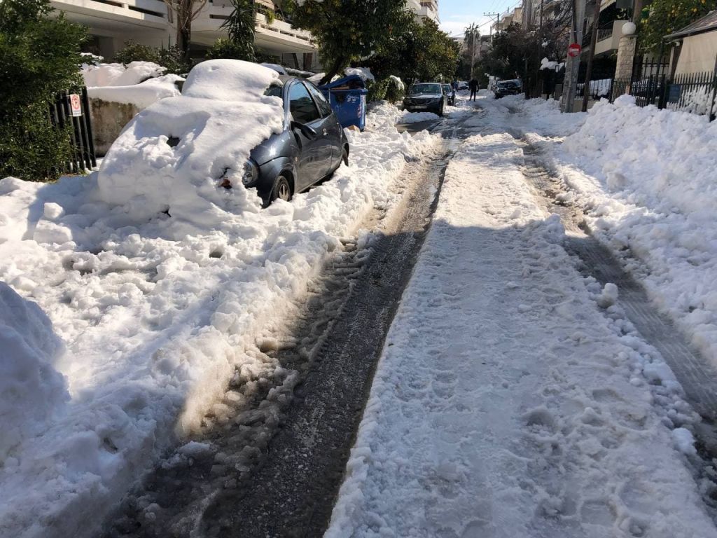 Πήραν την κατάσταση στα χέρια τους οι κάτοικοι των προαστίων