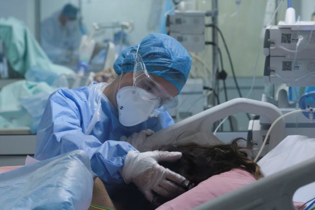 Θεσσαλονίκη – Σε κρίσιμη κατάσταση η 36χρονη με κοροναϊό που έχασε το πρόωρο μωρό της