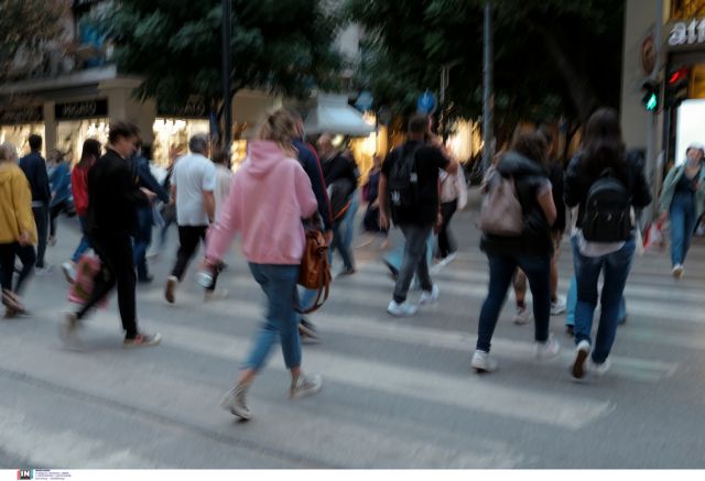 Eurostat: 1 στους 6 νέους στην Ελλάδα με σοβαρές υλικές και κοινωνικές στερήσεις