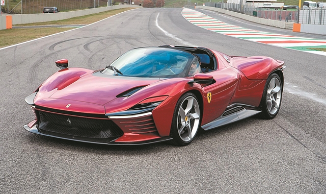 Με δύο νέα μοντέλα η Ferrari