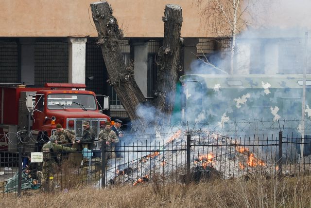 Στις φλόγες το Κίεβο – Βομβαρδισμοί στρατιωτικών εγκαταστάσεων