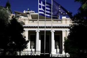 Σύσκεψη στο Μέγαρο Μαξίμου με αφορμή τις εξελίξεις στην Ουκρανία – Στο επίκεντρο η ασφάλεια τροφοδοσίας με φυσικό αέριο