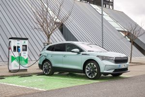 SKODA ENYAQ iV: Νεο λογισμικό επεκτείνει την αυτονομία του ηλεκτρικού μοντέλου