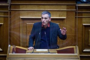 Τσακαλώτος: Δεν θα μπω στη συζήτηση αν είναι ψίχουλα ή όχι τα μέτρα για την ακρίβεια