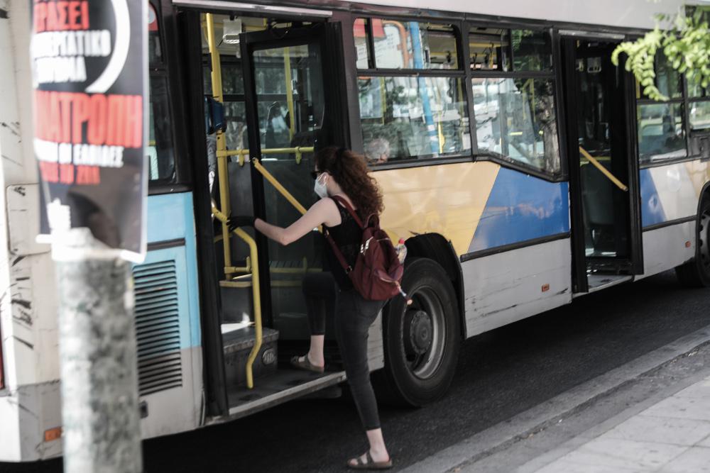 Θεσσαλονίκη: Λεωφορείο τυλίχθηκε εν κινήσει στις φλόγες