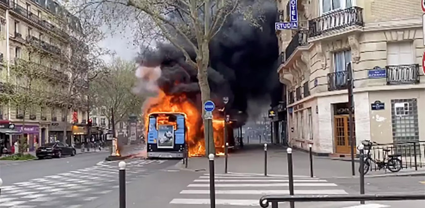 Ισχυρή έκρηξη κοντά στην Notre Dame