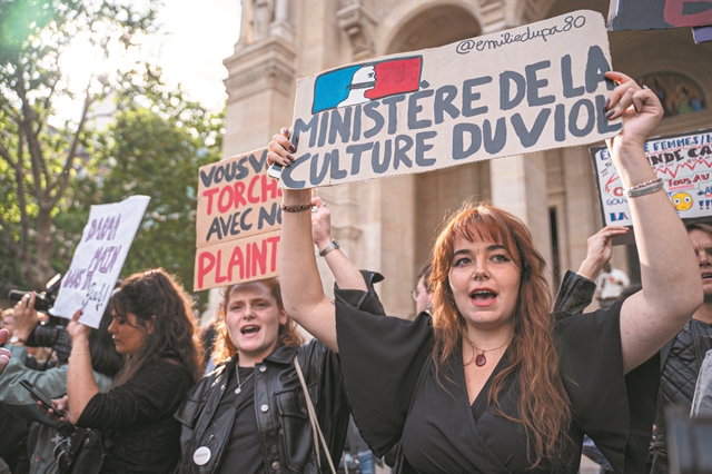 Ξεκούραστοι εμφύλιοι