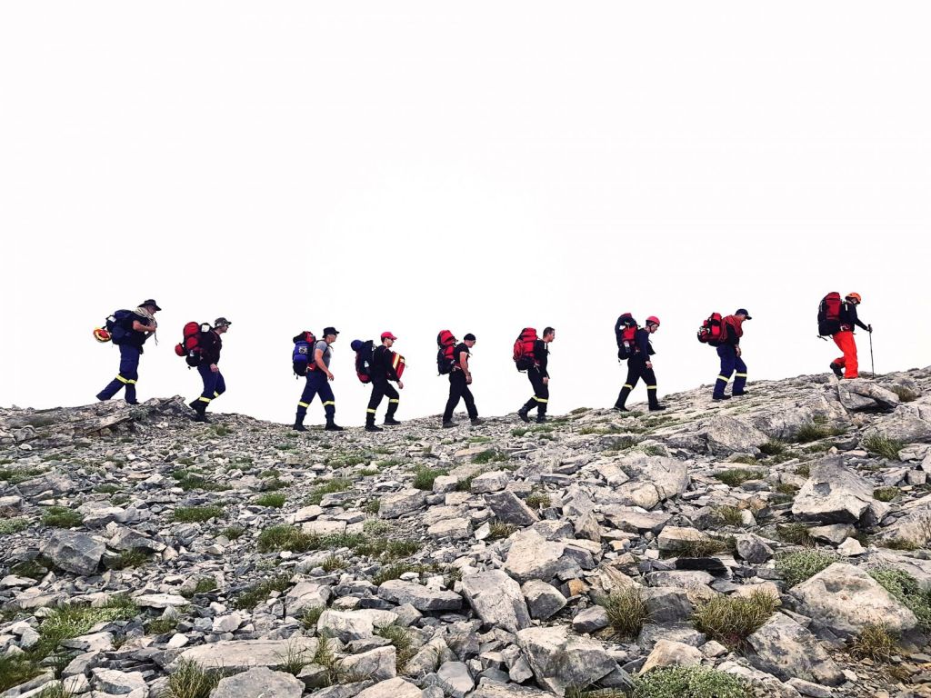 Ολυμπος: Σε εξέλιξη μεγάλη επιχείρηση για τη μεταφορά τραυματισμένου ορειβάτη