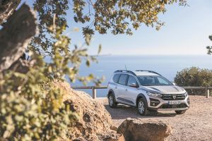 DACIA JOGGER: ΤΟ ΝΕΟ ΕΠΤΑΘΕΣΙΟ ΟΙΚΟΓΕΝΕΙΑΚΟ ΣΤΗ ΧΩΡΑ ΜΑΣ