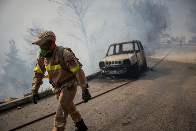 Δραματικές ώρες για τους κατοίκους της Βούλας