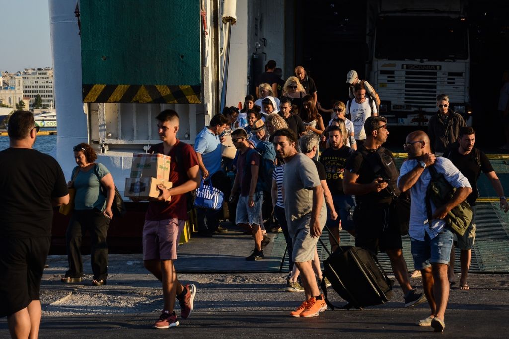 Κοροναϊός: «Καμπανάκι» για την αύξηση κρουσμάτων και φόβοι για νέο κύμα