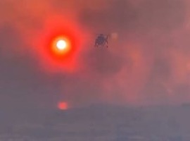 Φωτιά σε πολλά μέτωπα: Ανεξέλεγκτη η κατάσταση στην Άμφισσα – Μήνυμα από το 112