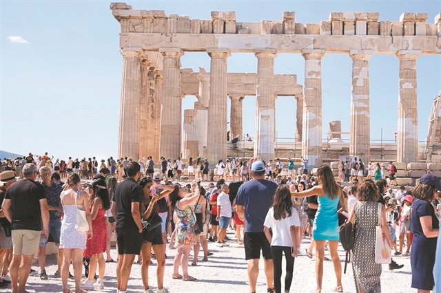 Στην Ακρόπολη 16.000 τουρίστες την ημέρα