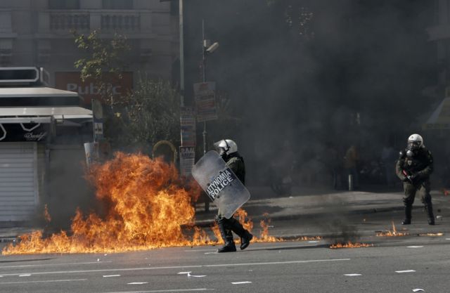 Πειθαρχικό έλεγχο για περιστατικά αστυνομικής βίας ζητά ο ΔΣΑ