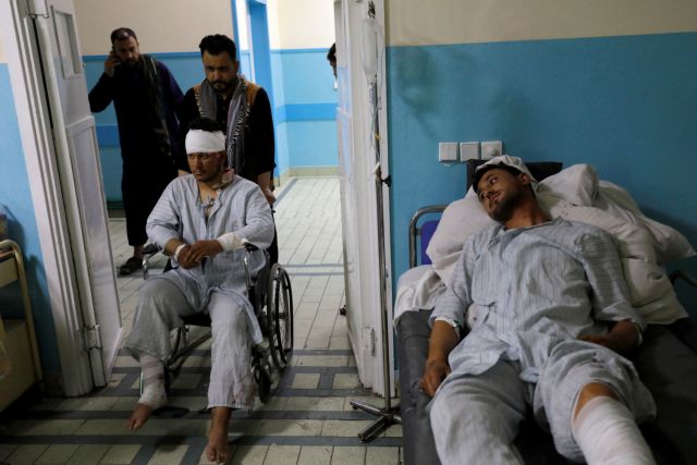 Τουλάχιστον εφτά νεκροί και 40 τραυματίες από έκρηξη σε τζαμί στην Καμπούλ