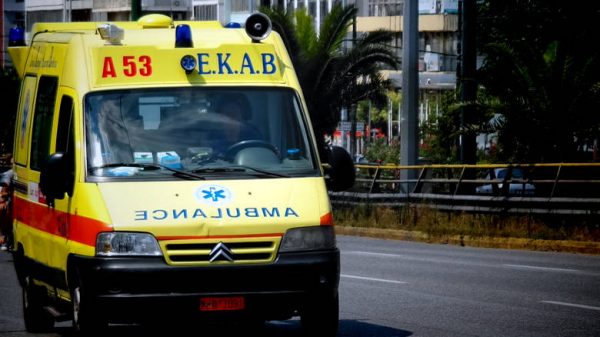 Τραγωδία στο Λουτράκι: Γυναίκα κρεμάστηκε με κορδόνι στο πόμολο της πόρτας