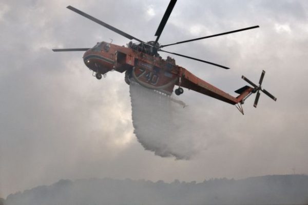 Μεγάλη φωτιά στην Σπιάντζα Ηλείας