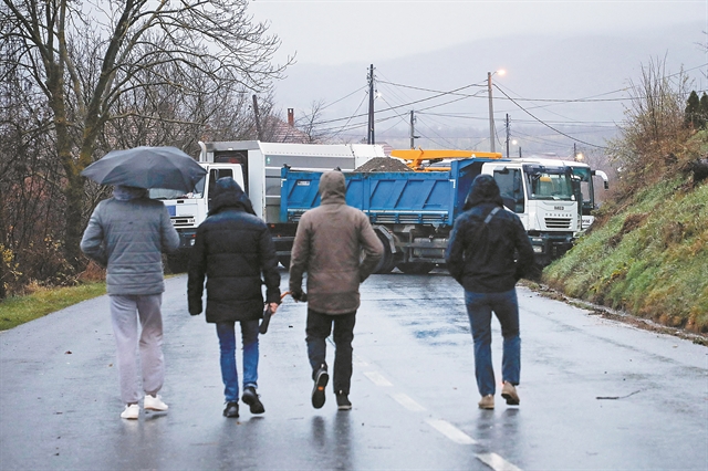 «Πρέπει να επιστρέψετε αμέσως στον διάλογο»