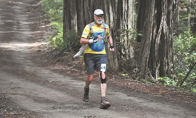 «Ετρεξα 100 χλμ. trail στα 70 μου, παρά την αρθρίτιδα»