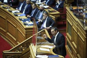 Υποκλοπές: Μετωπική σύγκρουση Μητσοτάκη – Τσίπρα στη Βουλή για το νομοσχέδιο για την ΕΥΠ και τα κακόβουλα λογισμικά